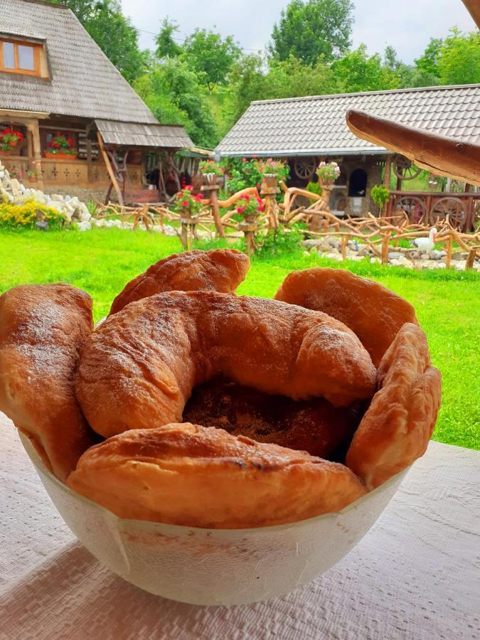 Pensiunea Rustic Lodge Onceşti