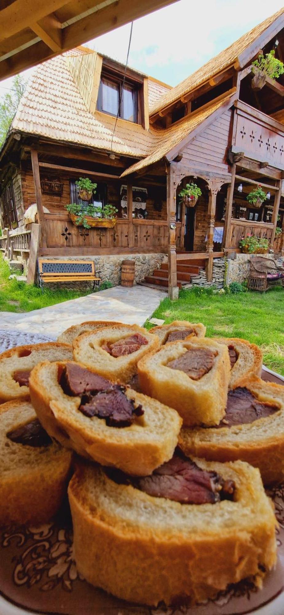 Lodge Pensiunea Rustic *